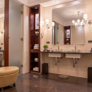 One-Bedroom Palace Suite